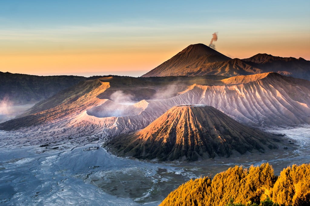 Embun Upas Di Bromo, Membeku Seperti Berselimut Salju! Keren!