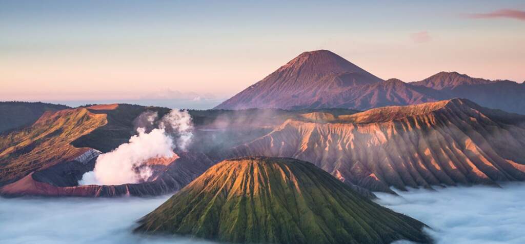 Pemandangan Matahari Terbit di Bromo